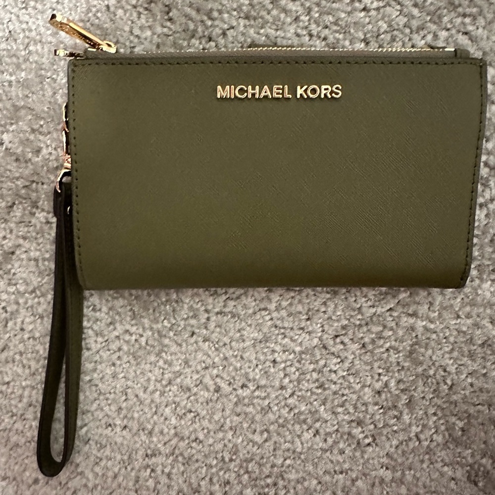 NEW Leather Michael Kors Clutch